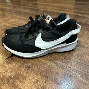 Nike waffle debut sneakers